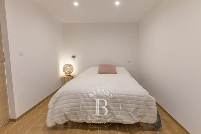 Image No.16-House for sale