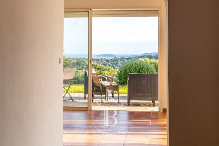 Image No.14-5 Bed House for sale