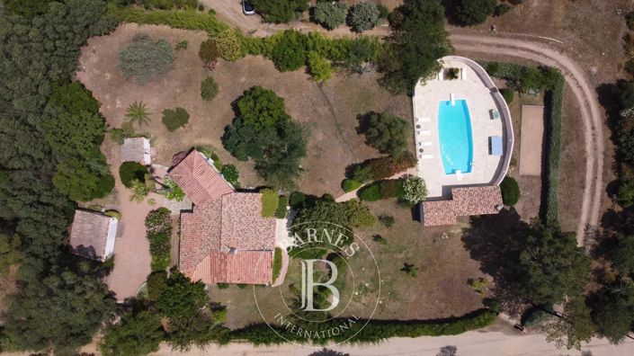 Image No.2-4 Bed House for sale