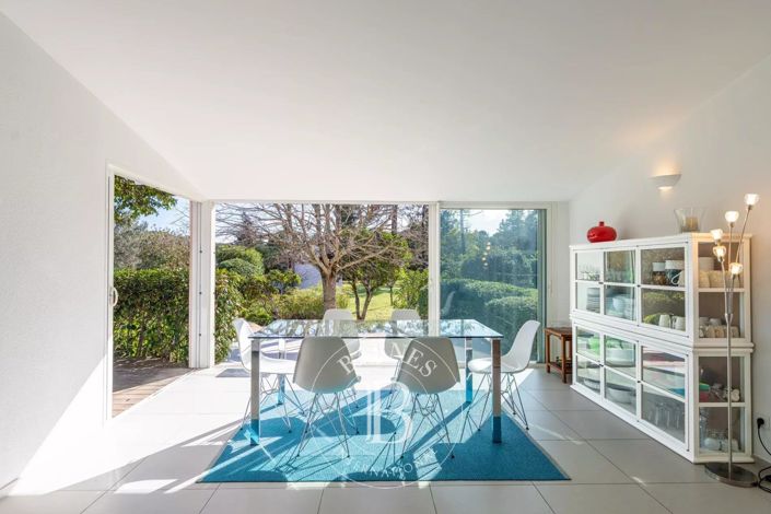 Image No.7-4 Bed House for sale