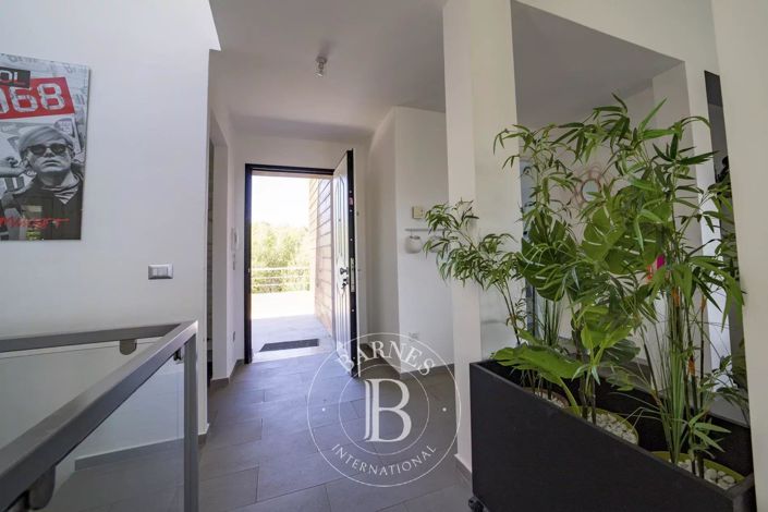 Image No.6-House for sale