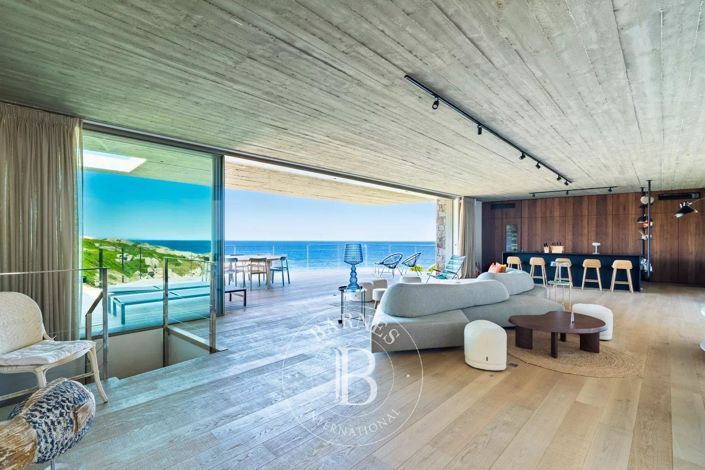 Image No.7-6 Bed House for sale