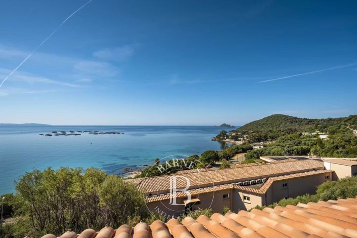 Image No.11-3 Bed House for sale