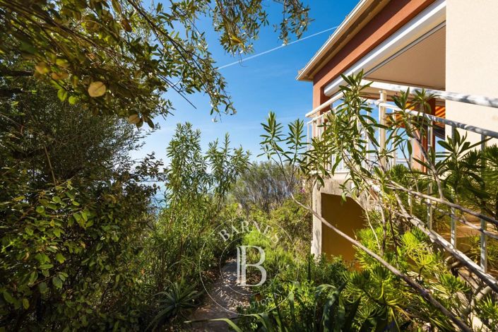 Image No.13-3 Bed House for sale