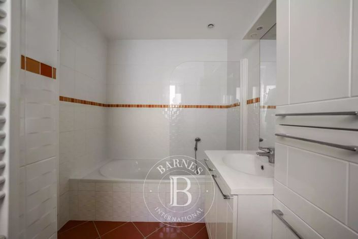 Image No.9-3 Bed House for sale