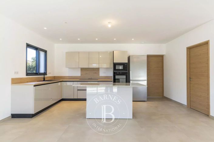 Image No.7-Maison de 4 chambres à vendre à Sari-Solenzara