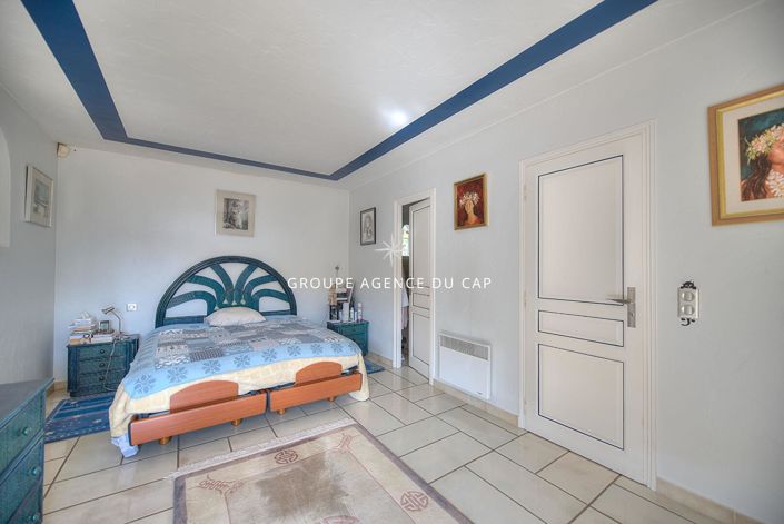 Image No.10-4 Bed House for sale