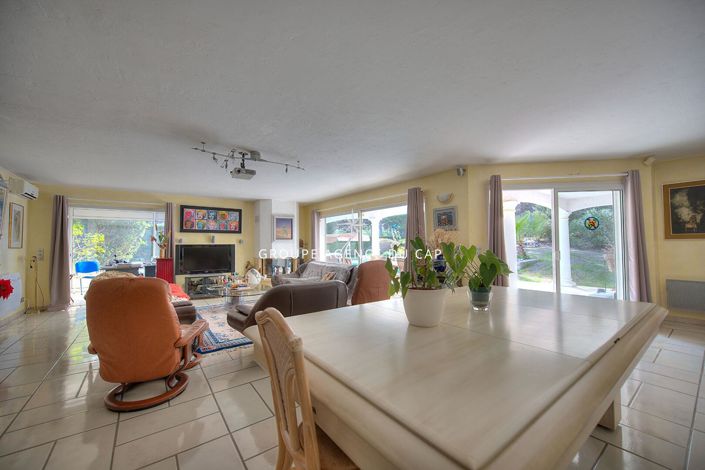 Image No.5-4 Bed House for sale