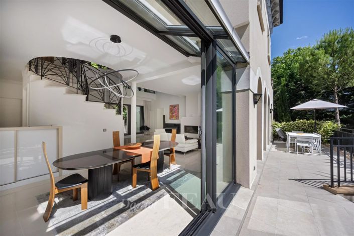 Image No.10-5 Bed House for sale