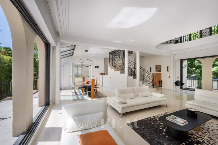 Image No.11-5 Bed House for sale