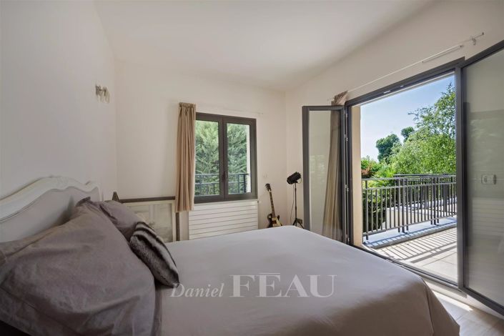 Image No.17-5 Bed House for sale