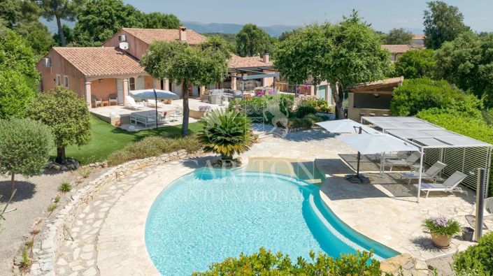 Image No.1-5 Bed House for sale