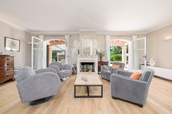 Image No.10-5 Bed House for sale