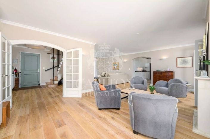 Image No.11-5 Bed House for sale