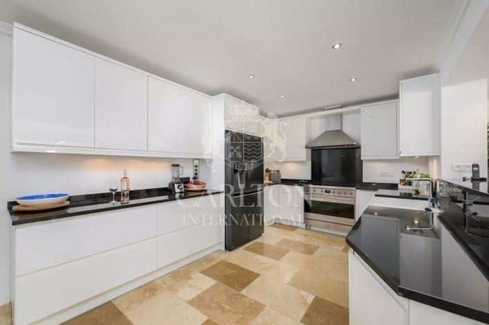 Image No.13-5 Bed House for sale