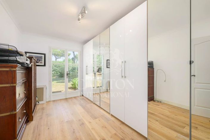 Image No.21-5 Bed House for sale