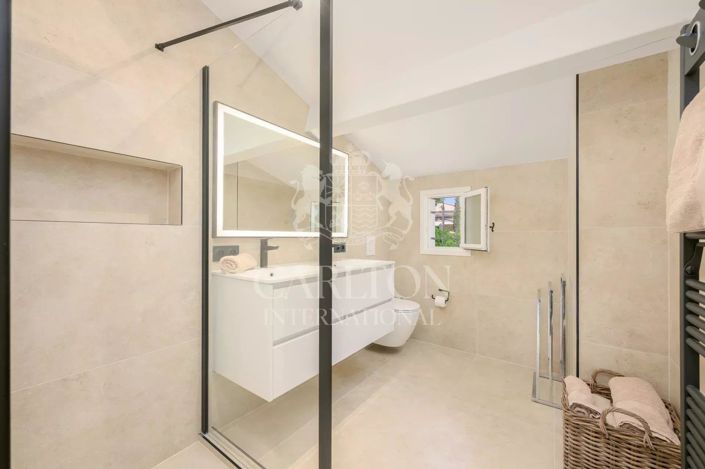 Image No.25-5 Bed House for sale