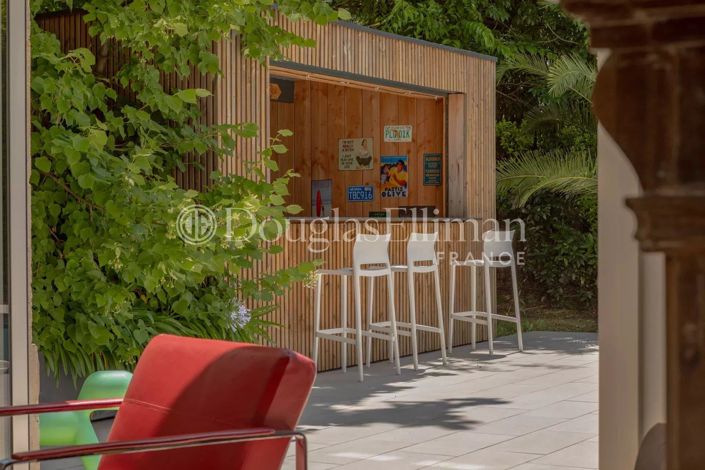 Image No.10-4 Bed House for sale