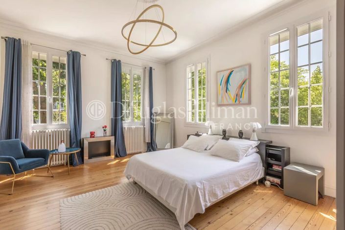 Image No.20-4 Bed House for sale