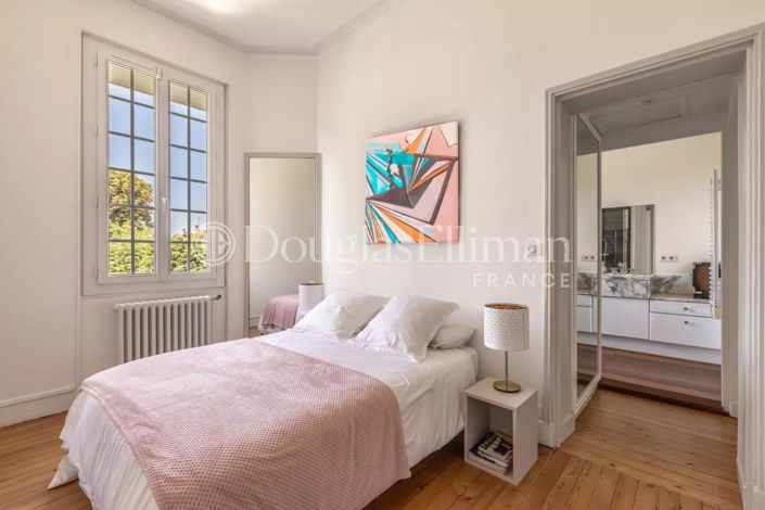 Image No.25-4 Bed House for sale