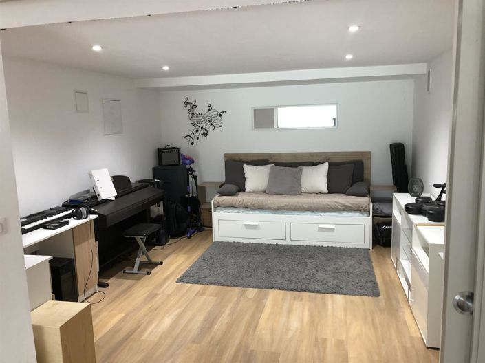 Image No.9-4 Bed House for sale