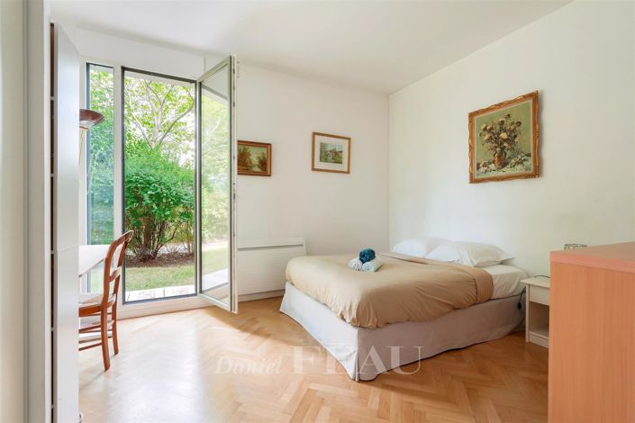 Image No.11-3 Bed Apartment for sale