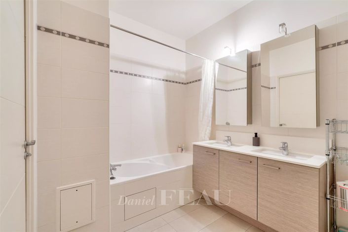 Image No.12-3 Bed Apartment for sale