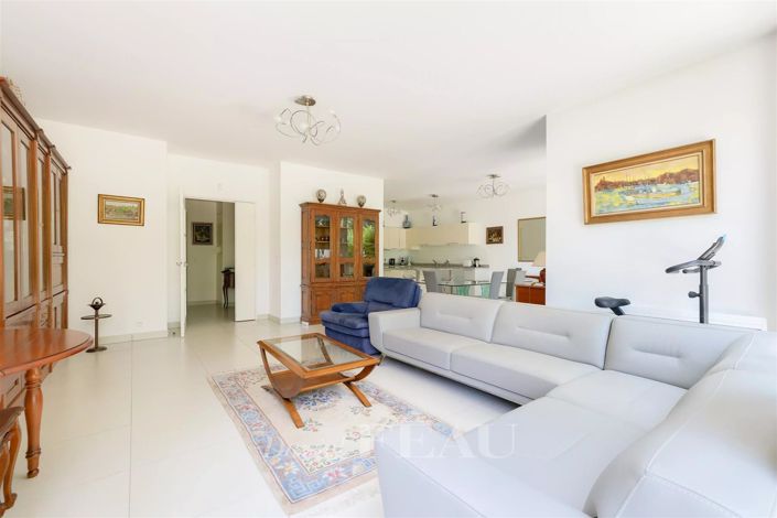 Image No.14-3 Bed Apartment for sale