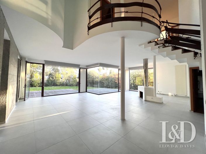 Image No.4-5 Bed House for sale