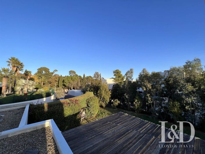 Image No.9-5 Bed House for sale