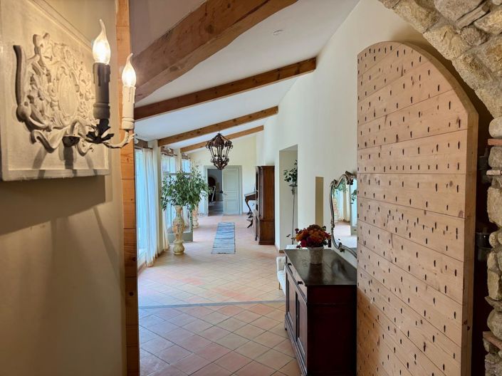 Image No.29-8 Bed Property for sale