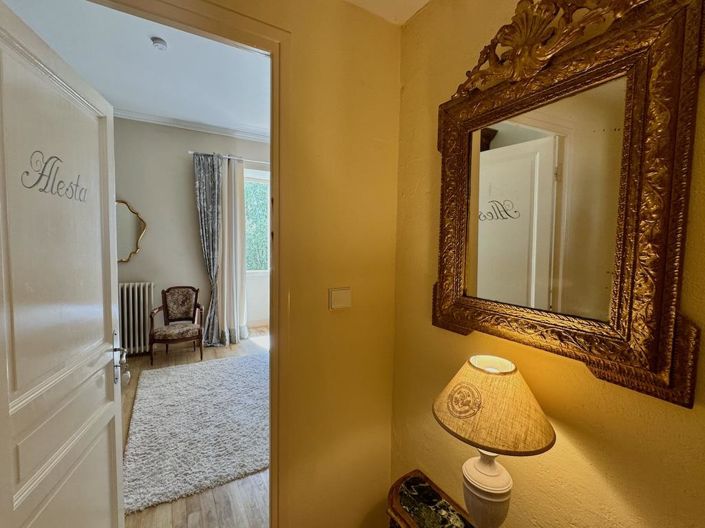 Image No.30-8 Bed Property for sale