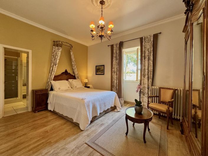 Image No.33-8 Bed Property for sale