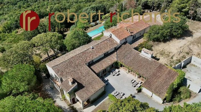 Image No.4-8 Bed Property for sale