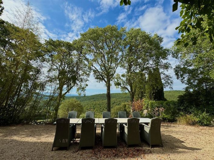 Image No.51-8 Bed Property for sale