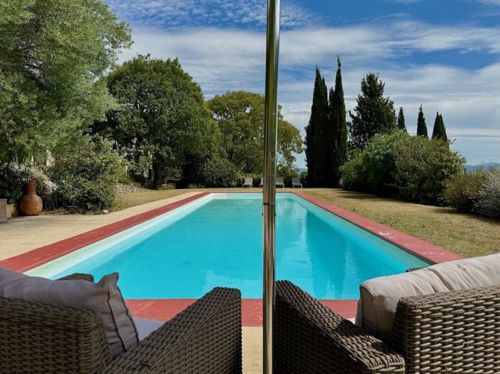 Image No.56-8 Bed Property for sale