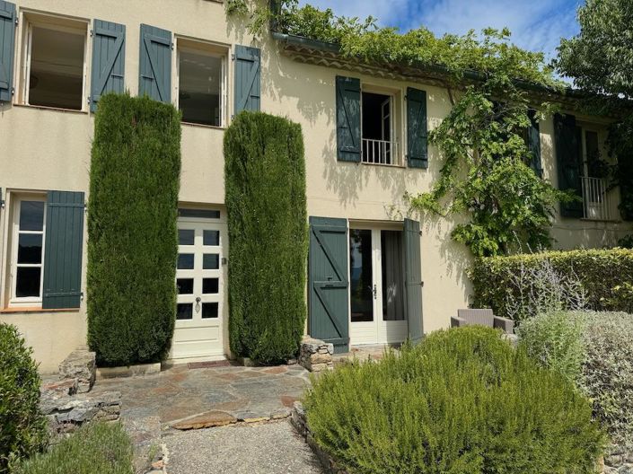 Image No.60-8 Bed Property for sale