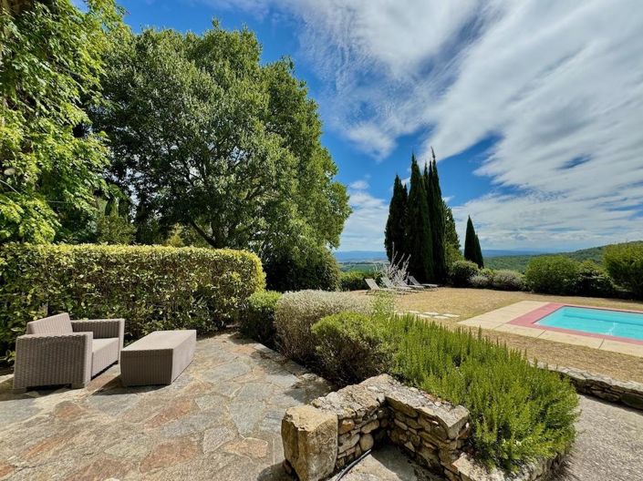 Image No.61-8 Bed Property for sale