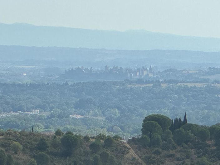 Image No.63-8 Bed Property for sale