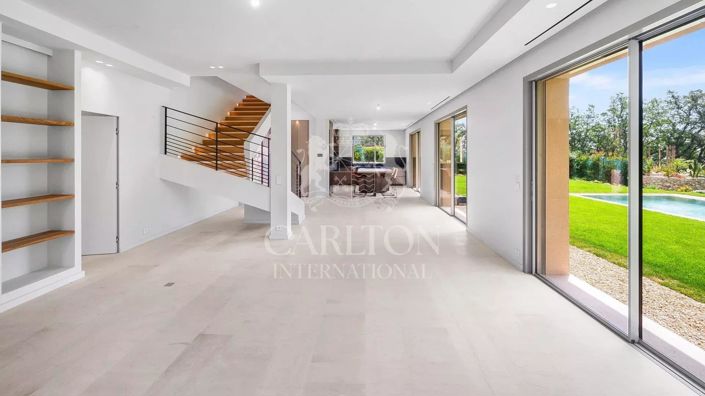 Image No.5-4 Bed House for sale