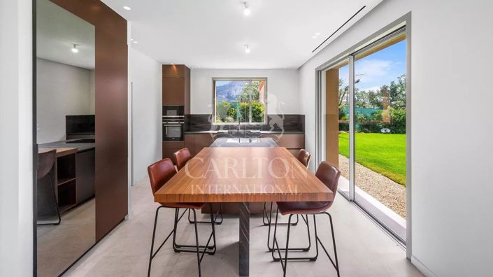 Image No.7-4 Bed House for sale