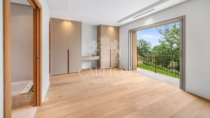 Image No.9-4 Bed House for sale