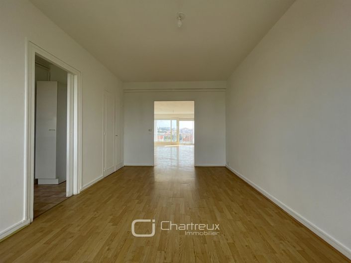 Image No.12-3 Bed Apartment for sale