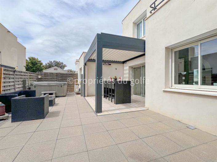 Image No.16-4 Bed House for sale