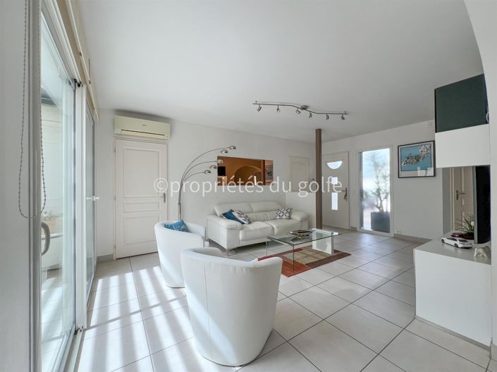 Image No.7-4 Bed House for sale