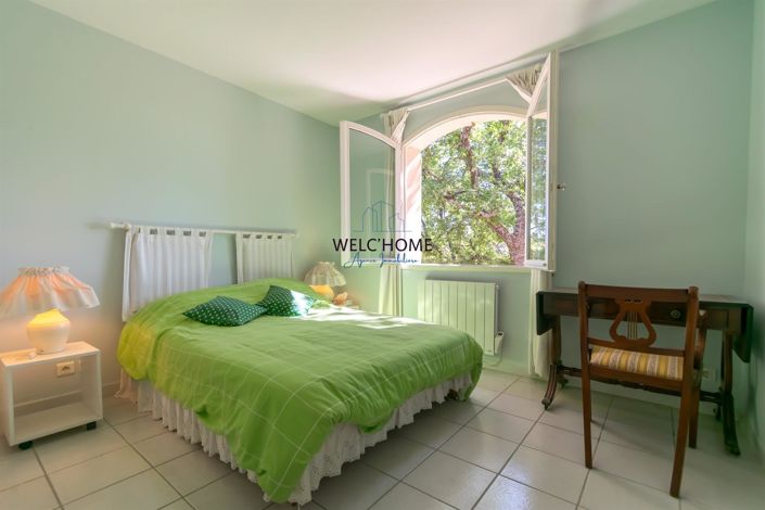 Image No.18-5 Bed House for sale