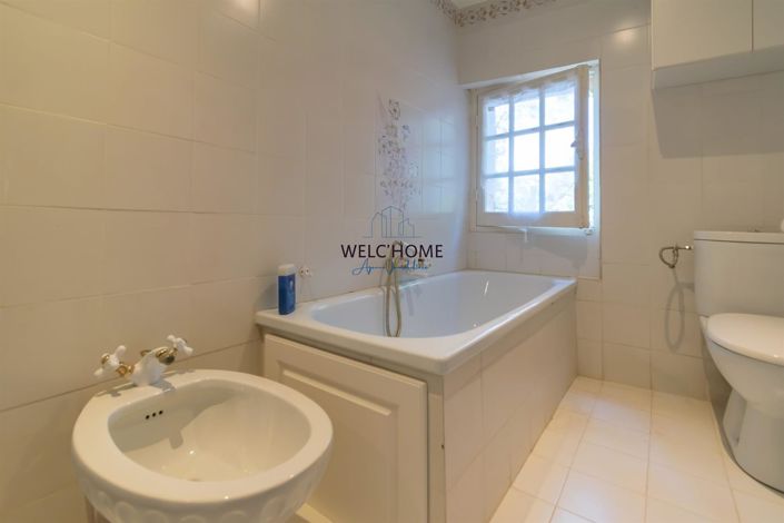 Image No.25-5 Bed House for sale