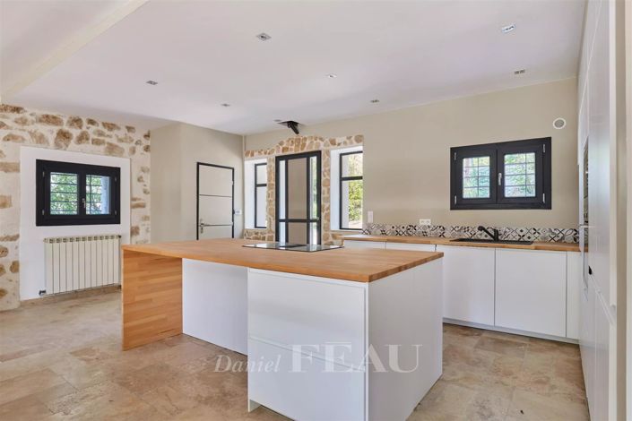 Image No.13-6 Bed House for sale