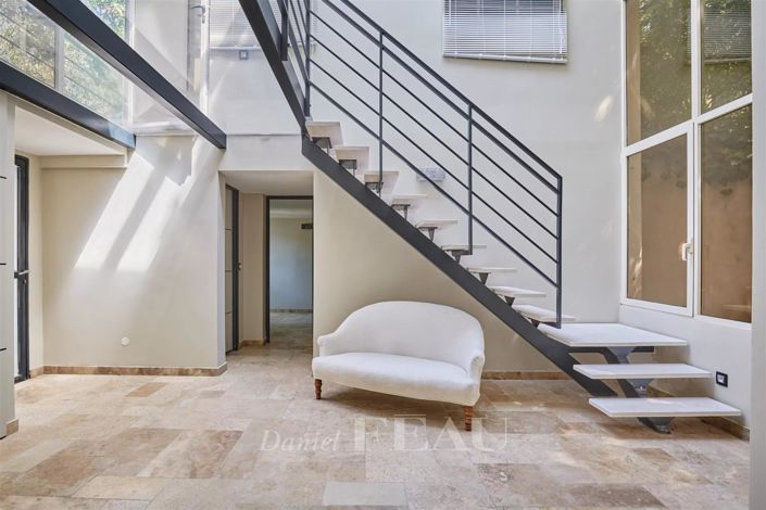 Image No.21-6 Bed House for sale