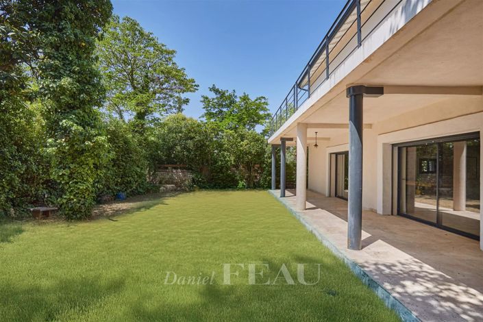 Image No.4-6 Bed House for sale